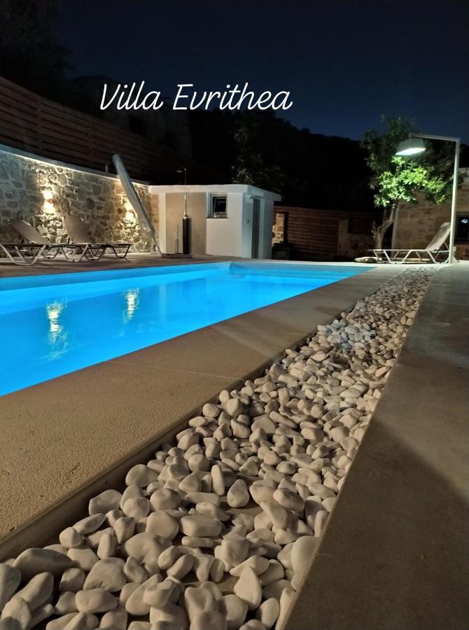 Villa Evrithea Kallergiana ภายนอก รูปภาพ